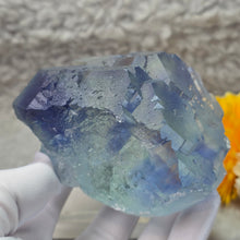Load image into Gallery viewer, Blue-Greenish Cubic Fluorite Mineral Specimen (Yaogangxian Mine, Hunan, China) – 中国湖南瑶岗仙矿蓝绿色立方萤石矿物标本