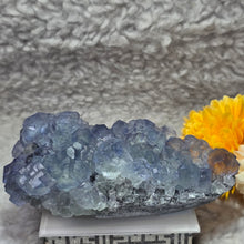 Load image into Gallery viewer, Blue-Greenish Cubic Fluorite Mineral Specimen (Yaogangxian Mine, Hunan, China) – 中国湖南瑶岗仙矿蓝绿色立方萤石矿物标本