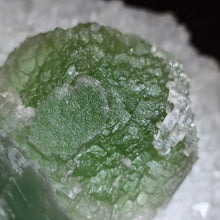 Load image into Gallery viewer, Green Fluorite on Milky Quartz Mineral Specimen (Xianghualing, Hunan, China) – 中国湖南香花岭绿色萤石共生乳白石英天然矿物标本