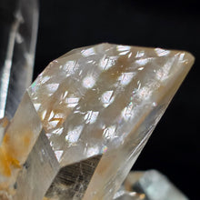 Load image into Gallery viewer, Colombian Lemurian Cathedral Record Keeper Quartz with Limonite (Santander, Colombia) – 哥伦比亚桑坦德天然雷姆利亚教堂型记录者石英共生褐铁矿标本