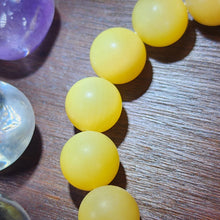 Load image into Gallery viewer, Golden Tridacna Bracelet