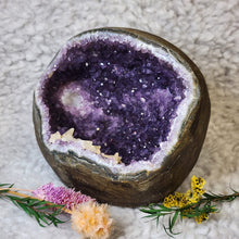 Load image into Gallery viewer, Amethyst Money Bag – Attract Wealth & Positive Energy