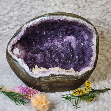 Load image into Gallery viewer, Amethyst Money Bag – Attract Wealth & Positive Energy