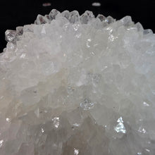Load image into Gallery viewer, Clear Quartz Flower Cluster Display – 白水晶花簇摆件