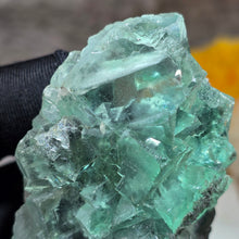 Load image into Gallery viewer, Green Fluorite Specimen (Xianghualing Mine, Hunan, China) – 湖南香花岭矿天然绿色萤石矿物标本