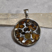Load image into Gallery viewer, Pallasite Meteorite Pendant – 橄榄陨石吊坠