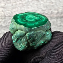 Load image into Gallery viewer, Malachite Specimen – 孔雀石原石
