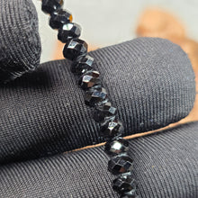 Load image into Gallery viewer, Faceted Black Spinel Bracelet – 切面黑尖晶石手链