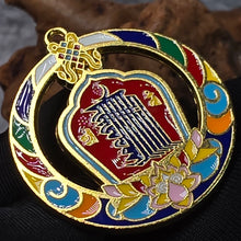 Load image into Gallery viewer, Tibetan Kalachakra Symbol Pendant – 十相自在古法沙金工艺