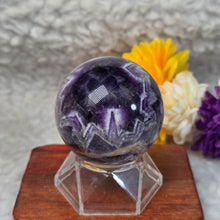 Load image into Gallery viewer, Chevron Amethyst Sphere – 梦幻紫水晶圆球摆件