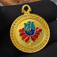 Load image into Gallery viewer, Tibetan Zashi Lhamo Pendant – 扎基拉姆古法沙金工艺