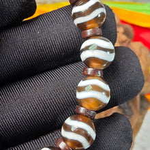 Load image into Gallery viewer, Tibetan Guru Rinpoche Ritual Dzi & Double Water Wave Dzi Bracelet – 西藏莲师法器天珠+双水纹天珠手链