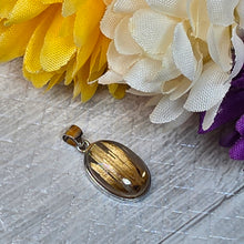 Load image into Gallery viewer, Golden Rutilated Quartz Pendant – 金钛晶吊坠