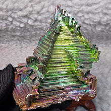 Load image into Gallery viewer, Bismuth Crystal Display – 碲铋晶体金属结晶摆件
