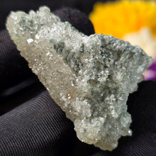 Load image into Gallery viewer, Apophyllite on Quartz Specimen (Hunan, China) – 湖南天然鱼眼石共生石英矿物标本