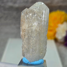 Load image into Gallery viewer, Danburite Specimen (Mexico) – 墨西哥丹布莱石标本