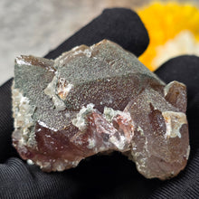 Load image into Gallery viewer, Amethyst with Chlorite and Calcite Specimen (Hubei, China) – 湖北紫水晶共生绿泥石与方解石矿标
