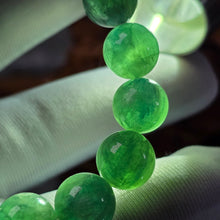 Load image into Gallery viewer, Green Kyanite Bracelet – 绿色蓝晶石手链