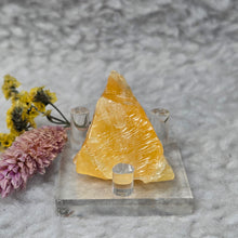 Load image into Gallery viewer, Raw Orange Calcite – Vitality, Creativity & Positive Energy