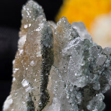 Load image into Gallery viewer, Apophyllite on Quartz Specimen (Hunan, China) – 湖南天然鱼眼石共生石英矿物标本