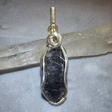 Load image into Gallery viewer, Sichuan Quartz Wire Wrapped Pendant – 四川水晶绕线吊坠