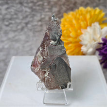 Load image into Gallery viewer, Amethyst with Chlorite and Calcite Specimen (Hubei, China) – 湖北紫水晶共生绿泥石与方解石矿标