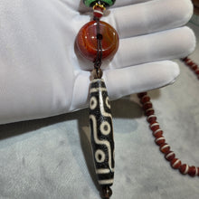 Load image into Gallery viewer, 9-Eyed Dzi with Medicine Dzi Necklace – 九眼天珠药师天珠项链