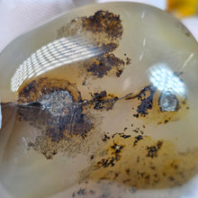 Load image into Gallery viewer, Dendritic Agate Palm Stone – 树枝玛瑙掌心石