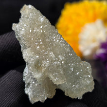 Load image into Gallery viewer, Apophyllite on Quartz Specimen (Hunan, China) – 湖南天然鱼眼石共生石英矿物标本