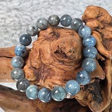 Load image into Gallery viewer, Black Flash Aquamarine Bracelet – 黑爆闪海蓝宝