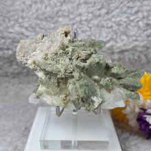 Load image into Gallery viewer, Green Phantom Quartz Cluster (Pakistan) – 巴基斯坦绿幽灵水晶簇