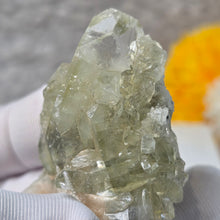 Load image into Gallery viewer, Gemmy Green Apophyllite Specimen Display – 宝石级绿色鱼眼石标本摆件