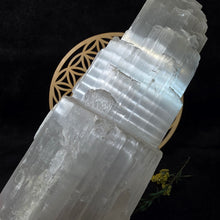 Load image into Gallery viewer, Raw Selenite Tower Display (Fat 20cm) – 透石膏能量柱摆件