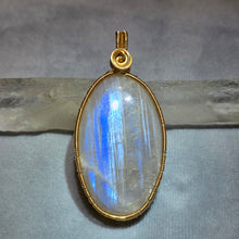 Load image into Gallery viewer, Blue Sheen Moonstone Wire Wrapped Pendant – 蓝光月光石绕线吊坠