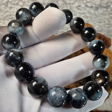 Load image into Gallery viewer, Black Flash Aquamarine Bracelet – 黑爆闪海蓝宝