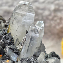 Load image into Gallery viewer, Galena on Quartz with Orpiment & Realgar (Peru) – 秘鲁方铅矿共生石英、雌黄与雄黄天然矿物标本