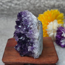 Load image into Gallery viewer, Unpolished Amethyst Display – 天然紫水晶原石摆件