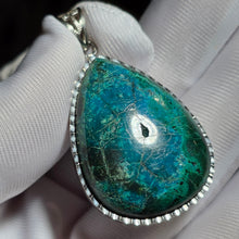 Load image into Gallery viewer, Chrysocolla Pendant (Congo) – 刚果硅孔雀石吊坠