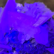 Load image into Gallery viewer, Fluorite with Calcite Rose Specimen (Hunan, China) – 湖南天然萤石方解石玫瑰花共生矿物标本