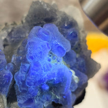 Load image into Gallery viewer, Blue-Green Fluorite with Sphalerite, Arsenopyrite & Quartz (Inner Mongolia) – 内蒙古天然蓝绿色萤石闪锌矿毒砂石英共生矿物标本