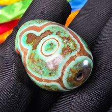 Load image into Gallery viewer, 1-Eyed Back Mountain Dzi Bead – 一眼靠山天珠