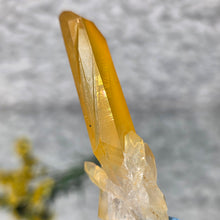 Load image into Gallery viewer, Golden Healer Quartz from Arkansas – High Clarity Healing Crystal