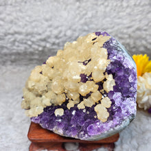Load image into Gallery viewer, Polished Amethyst with Calcite Display – 抛光紫水晶共生方解石摆件