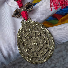 Load image into Gallery viewer, 9 Palace Bagua + Crossed Vajra Charm – 九宫八卦+十字降魔杵挂饰