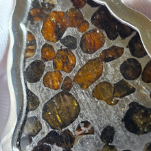 Load image into Gallery viewer, Pallasite Meteorite Pendant – 橄榄陨石吊坠