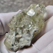 Load image into Gallery viewer, Gemmy Green Apophyllite Specimen Display – 宝石级绿色鱼眼石标本摆件