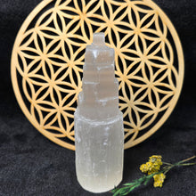 Load image into Gallery viewer, Raw Selenite Tower Display (15cm) – 透石膏能量柱摆件