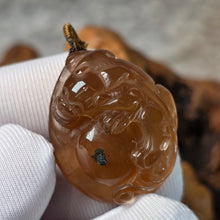 Load image into Gallery viewer, Red Rabbit Hair Quartz Carving Pendant – 红兔毛水晶雕刻吊坠