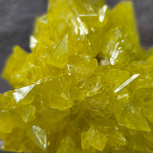 Load image into Gallery viewer, Laboratory-Grown Sulphur Crystal Cluster – 实验室培育硫磺晶簇