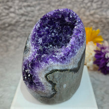 Load image into Gallery viewer, Good Grade Amethyst Slab Display (Uruguay) – 优质乌拉圭紫水晶切片摆件